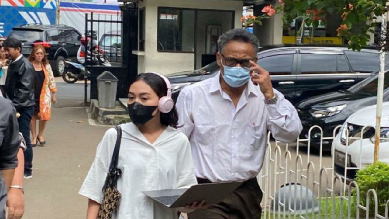 Saksi APA mendatangi Pengadilan Negeri Jakarta Selatan, Jakarta, Selasa (4/4/2023). ANTARA/Luthfia Miranda Putri