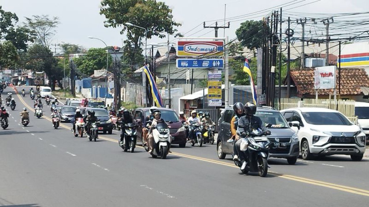 Kondisi lalu lintas arus balik kendaraan yang memasuki wilayah Bandung, Jawa Barat, Rabu (26/4/2023). ANTARA/Bagus Ahmad Rizaldi