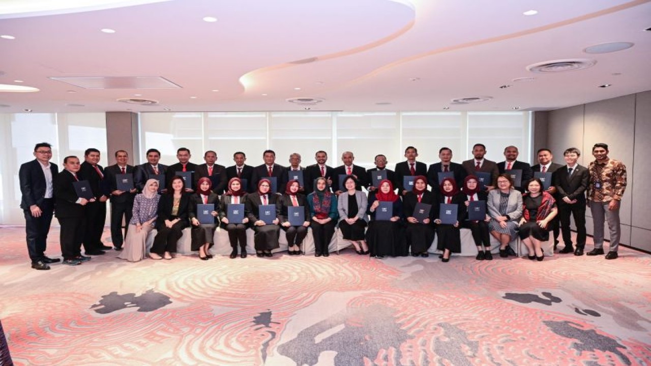 ASN Kota Jambi mengikuti pelatihan di Singapura, Selasa (4/4/2023). (ANTARA/HO-Diskominfo Kota Jambi)