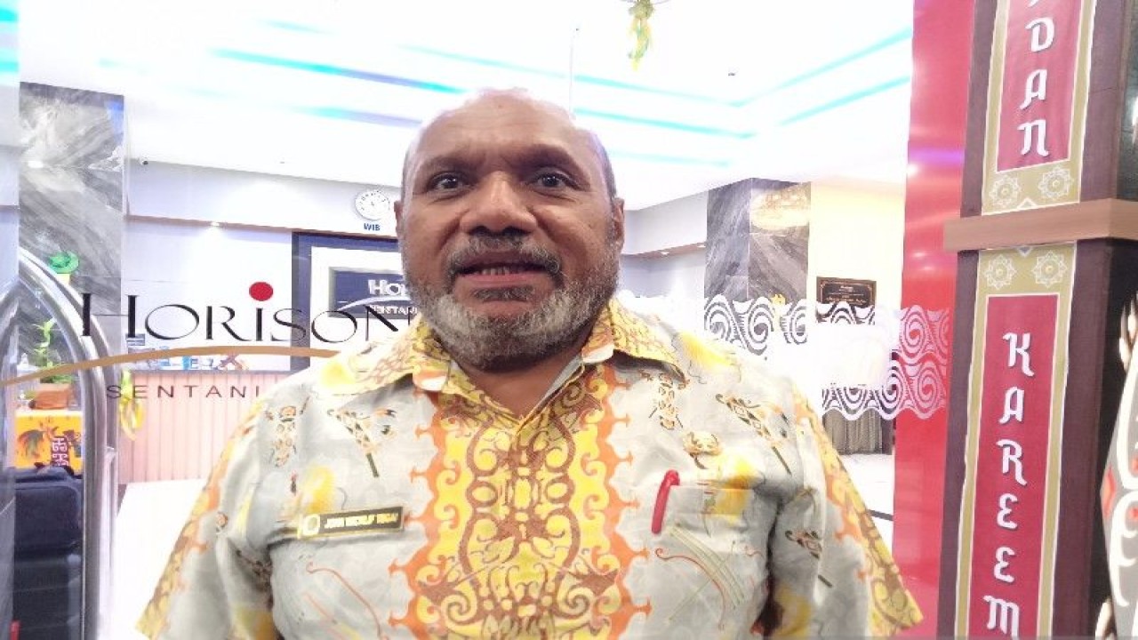 Assisten III Setda Kabupaten Jayapura John Wicklif Tegai. ANTARA/Agustina Estevani Janggo