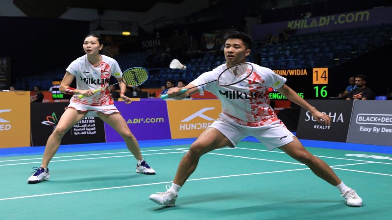 Ganda campuran Dejan Ferdinansyah/Gloria Emanuelle Widjaja merebut kemenangan atas unggulan keenam Feng Yan Zhe/Huang Dong Ping pada babak pertama Kejuaraan Badminton Asia (BAC) 2023 di Dubai, Uni Emirat Arab, Selasa. (ANTARA/HO-PP PBSI)