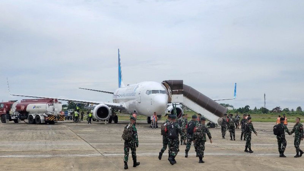 Salah satu aktivitas pesawat di Bandara Tjilik Riwut Palangka Raya belum lama ini, (4/4/2023). (ANTARA/Muhammad Arif Hidayat)