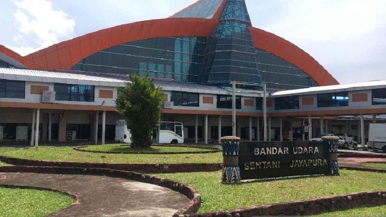 Bandara Sentani Kabupaten Jayapura, Papua. (ANTARA/Evarukdijati)