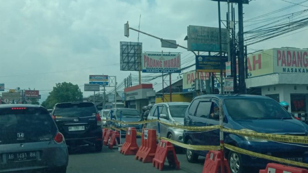 Kepadatan arus lalu lintas di wilayah Kabupaten Bantul, Daerah Istimewa Yogyakarta pada arus balik Lebaran 2023 (ANTARA/Hery Sidik)