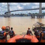 Basarnas cari pemancing tenggelam di bawah Jembatan Gentala Arasy-1682670520