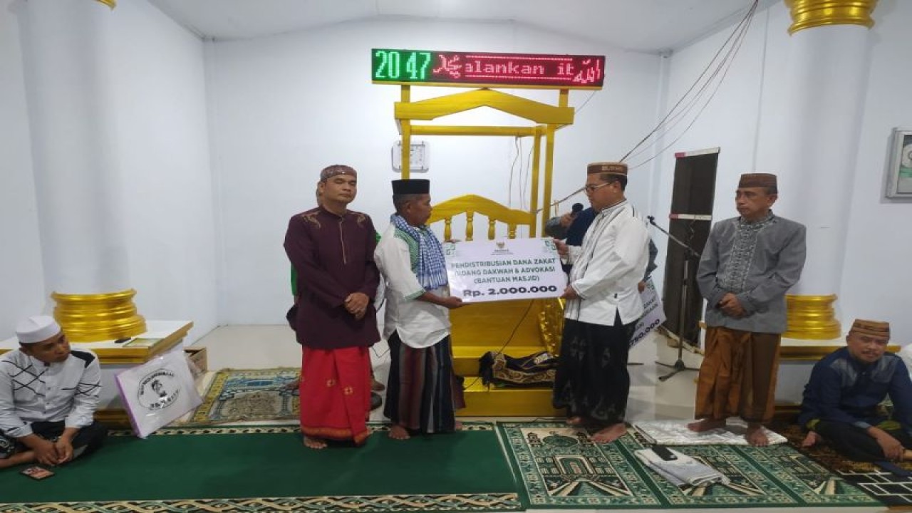 Baznas Gorontalo Utara melakukan sosialisasi tentang zakat, infak dan sedekah, melalui kegiatan Safari Ramadhan 1444 Hijriah/2023 di seluruh masjid tersebar di 11 kecamatan. (ANTARA/Susanti Sako)