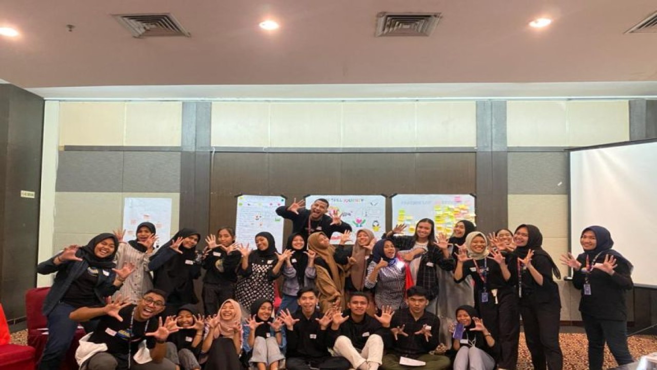 BKKBN Malut menggelar lokakarya peningkatan gaya hidup milenial untuk menghasilkan fasilitator teman sebaya di 10 kabupaten/kota dalam menguasai dan memiliki kecakapan tentang 10 keterampilan hidup, Senin (10/4/2023). ANTARA/Abdul Fatah