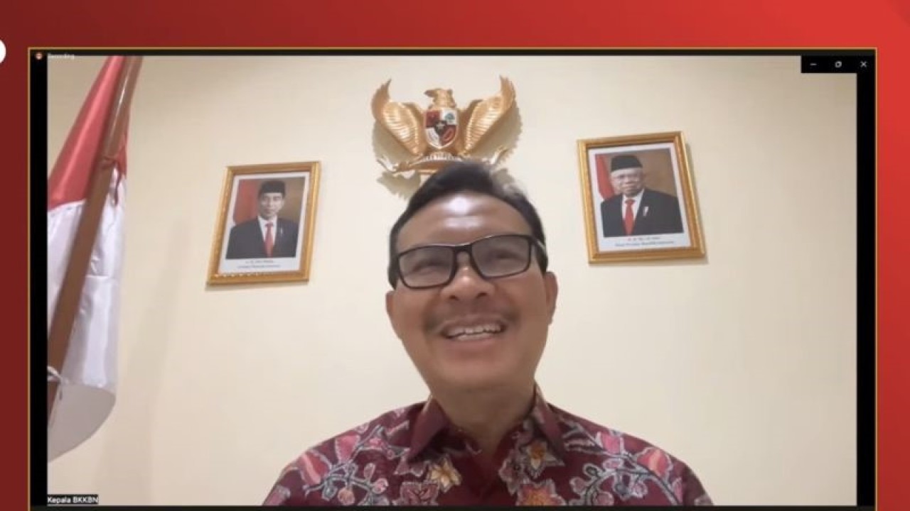 Tangkapan layar Kepala BKKBN Hasto Wardoyo dalam Kelas Literasi Data Bangga Kencana, Stunting dan P3KE yang diikuti secara daring di Jakarta, Selasa (/11/4/2023). (ANTARA/Hreeloita Dharma Shanti)