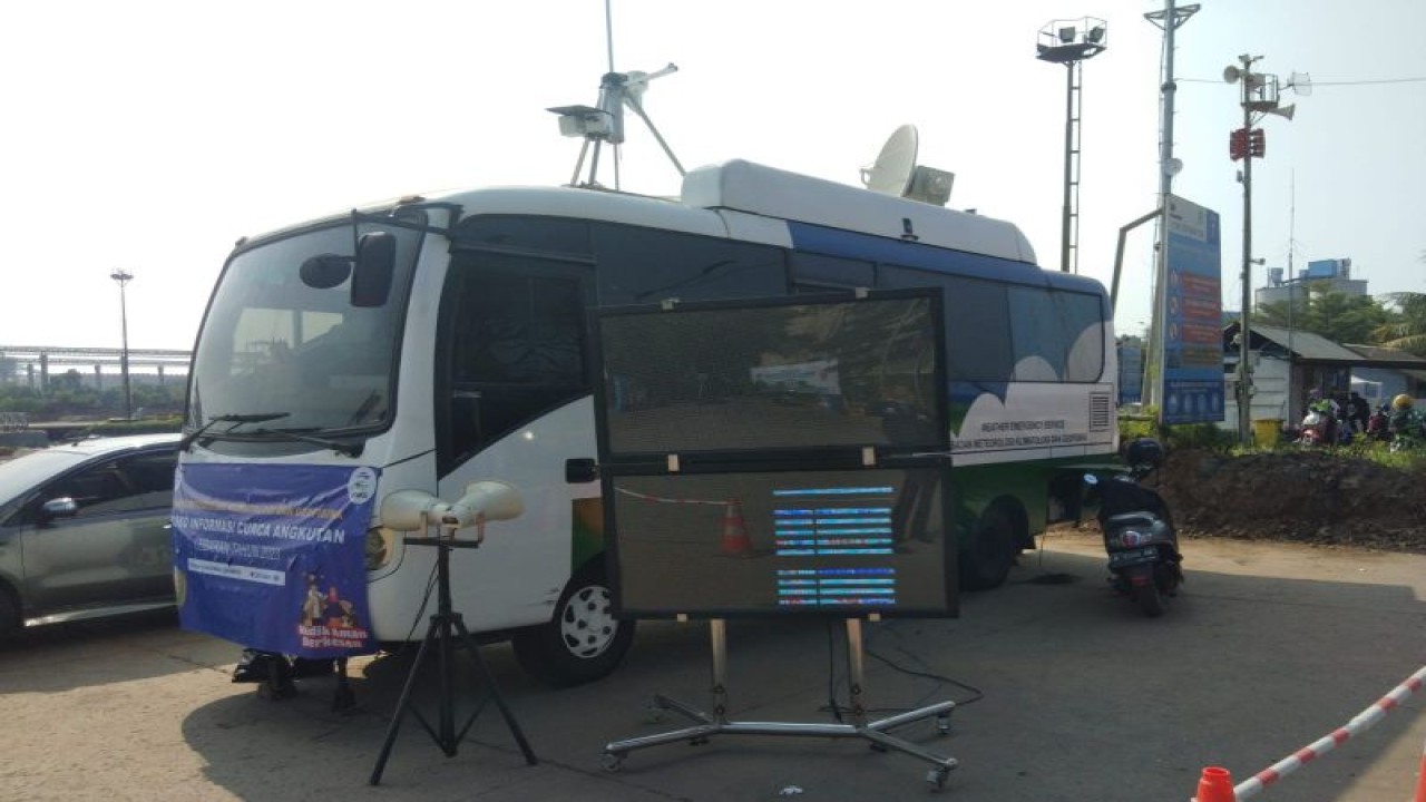 Posko BMKG di Pelabuhan Merak dan Ciwandan, Cilegon Banten untuk menyukseskan mudik Lebaran 2023. ANTARA/HO-BMKG