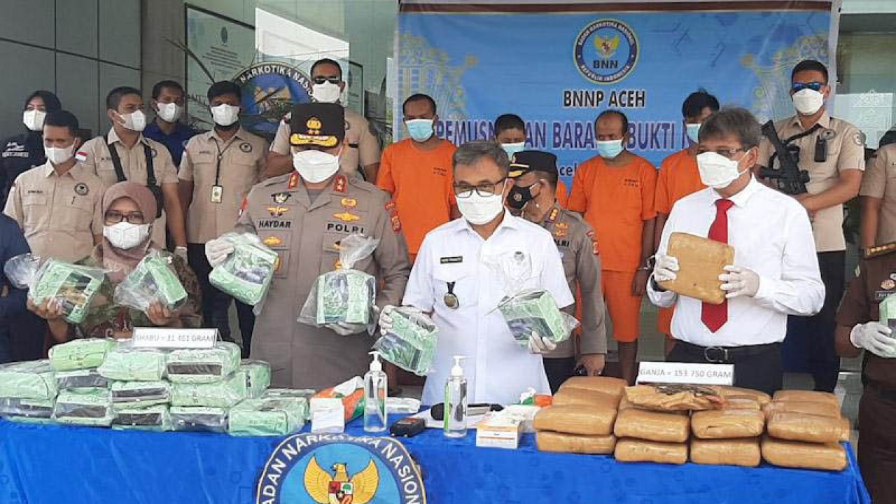 ARSIP - Kegiatan pemusnahan narkoba yang dilakukan oleh BNN Provinsi Aceh, di Banda Aceh, beberapa waktu lalu. ANTARA/M Haris SA