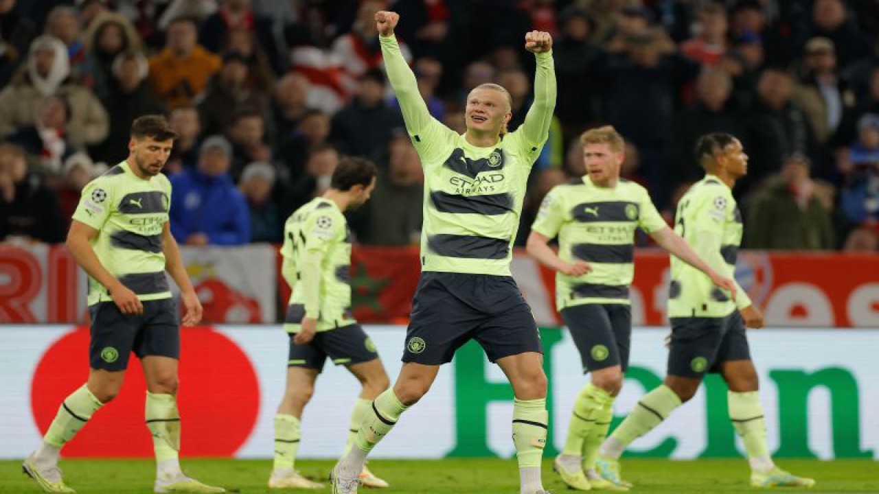 Selebrasi Erling Haaland (tengah) setelah mencetak gol untuk Manchester City dalam pertandingan leg kedua perempat final Liga Champions melawan Bayern Muenchen di Allianz Arena pada 20 April 2023. ANTARA/AFP/ODD ANDERSEN