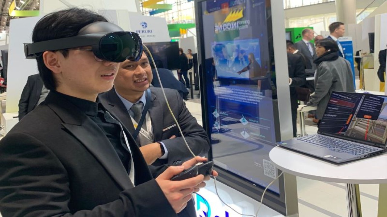 Booth Pupuk Indonesia di perhelatan Hannover Messe 2023 di Hannover, Jerman. (ANTARA/ HO Pupuk Indonesia)