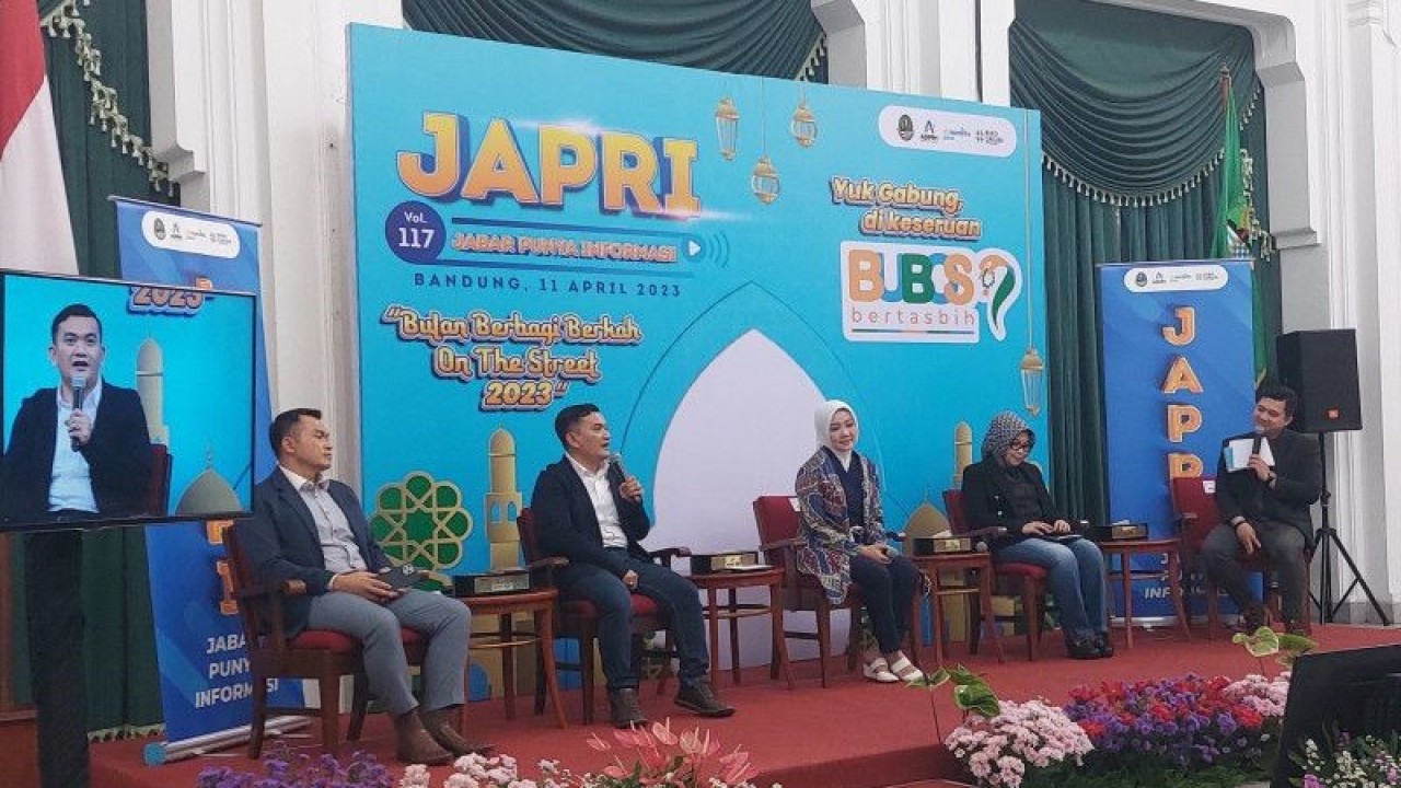 Ketua Pelaksana Acara Bubos 7, Dedi Supandi, pada acara Jabar Punya Informasi (Japri) Bubos 7, di Aula Timur Gedung Sate, Kota Bandung, Selasa (11/4/2023). ANTARA/Ajat Sudrajat