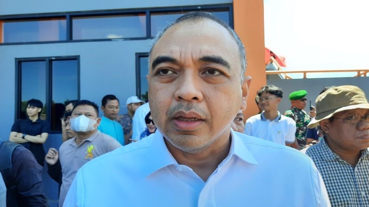 Bupati Tangerang Ahmed Zaki Iskandar (FOTO ANTARA/Azmi Samsul Maarif)