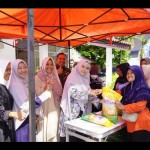 Dinas Ketahanan Pangan OKU Timur menggelar pasar sembako murah, Jumat (14/4/2023). (ANTARA/Edo Purmana)-1681456825