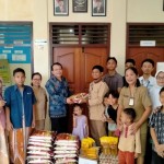 Dinsos P3A Bali peringati hari otonomi dengan berikan bantuan ke LKSA-1682587067