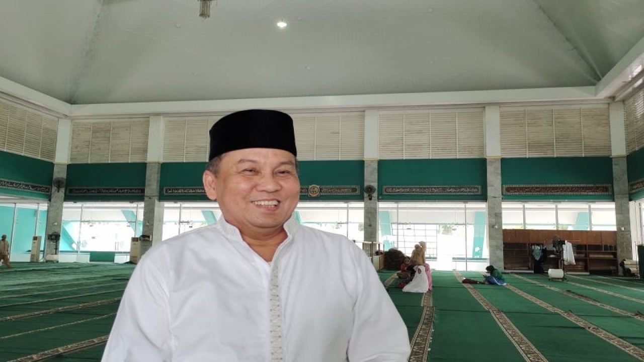 Direktur RSUDAM Lampung dr Lukman Pura saat memberi keterangan. ANTARA/Ruth Intan Sozometa Kan