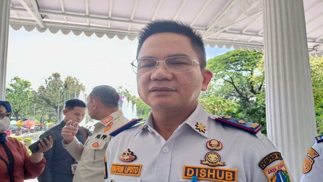 Kepala Dinas Perhubungan (Dishub) DKI Jakarta Syafrin Liputo di Balai Kota DKI Jakarta, Jakarta Pusat, Rabu (5/4/2023). (ANTARA/Siti Nurhaliza)