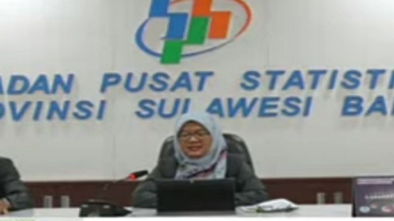 Kepala Badan Pusat Statistik (BPS) Provinsi Sulbar, Tina Wahyufitri, mengatakan nilai ekspor Sulbar pada bulan Januari 2023 sebesar 23,80 juta dolar AS, turun 16,28 persen dibanding bulan Januari 2023 senilai 28,85 juta dolar AS, di Mamuju, Senin (03/4/2023). ANTARA/M Faisal Hanapi