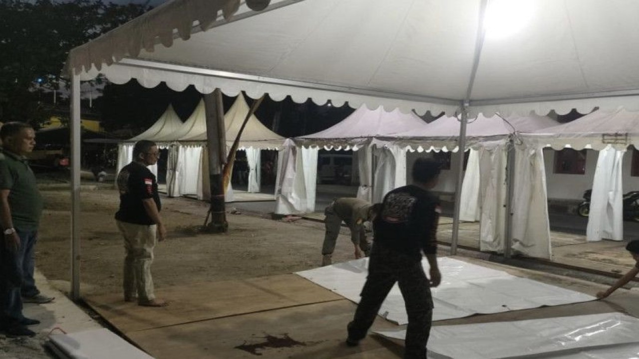 Wali Kota Padang Hendri Septa bersama jajaran meninjau persiapan Festival Muaro Padang. ANTARA/HO-Diskominfo Padang