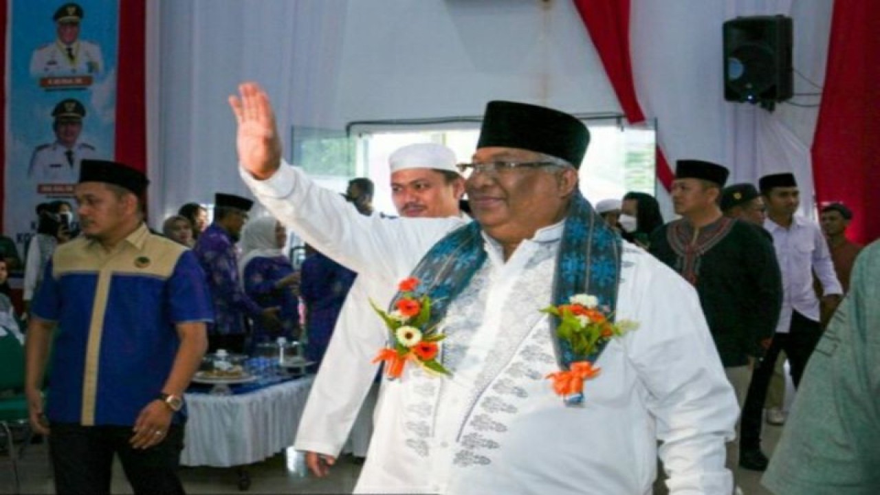 Gabernur Sultra Ali Mazi saat safari Ramadhan di Kabupaten Kolaka Timur, Rabu (12/4/2023) (ANTARA/HO-Jubir Gubernur Sultra)