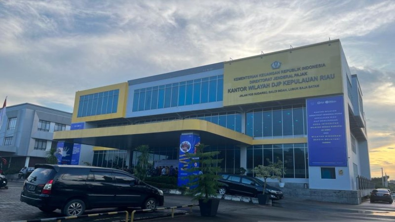 Gedung Kantor Wilayah DJP Kepulauan Riau yang terletak di Kota Batam (ANTARA/Jessica)