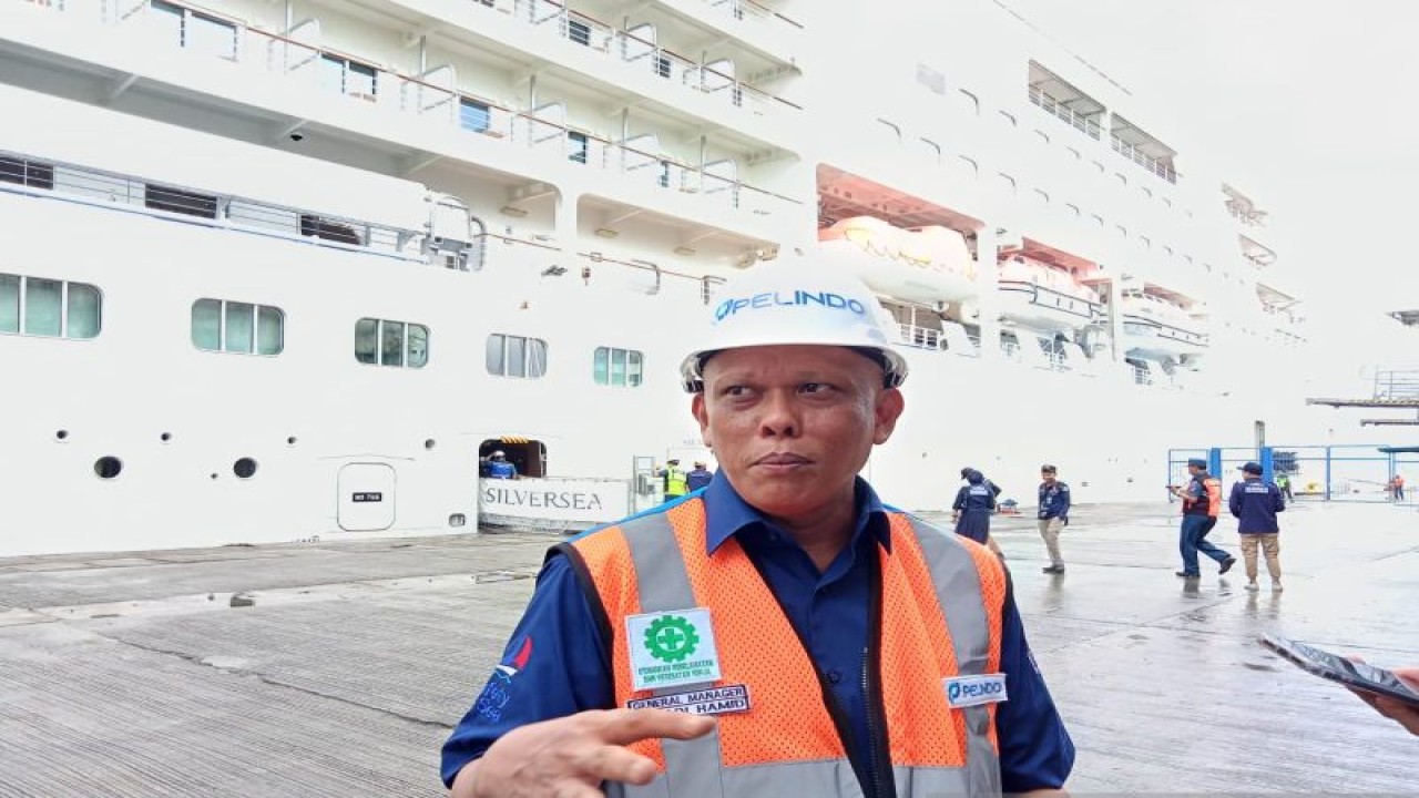 General Manager (GM) Pelindo Regional 4 Makassar, Suhadi Hamid. Antara/ Suriani Mappong