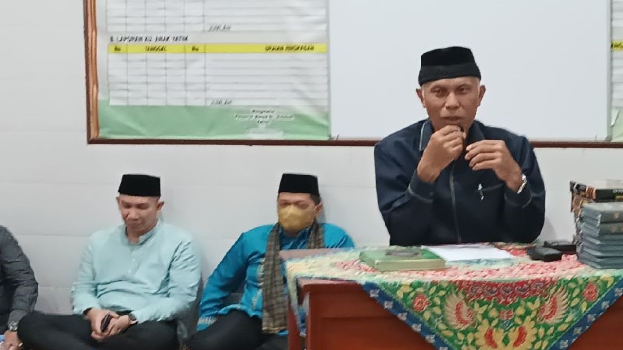 Gubernur Sumbar, Mahyeldi saat memimpin Tim Safari Ramadhan di Sawahlunto. (ANTARA/Miko Elfisha)