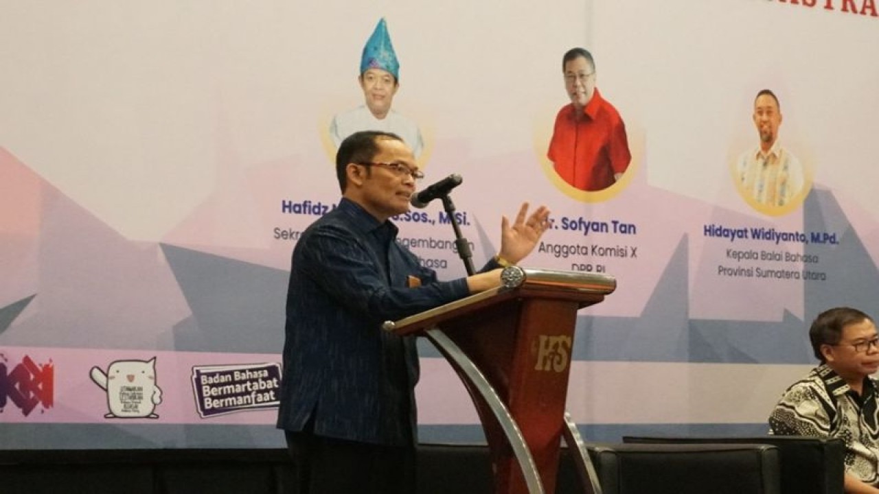 Sekretaris Badan Bahasa Hafidz Muksin dalam program diseminasi program prioritas bidang kebahasaan dan kesastraan di Medan, Sumatera Utara, Senin (3/4/2023). (ANTARA/HO-Kemendikbudristek)