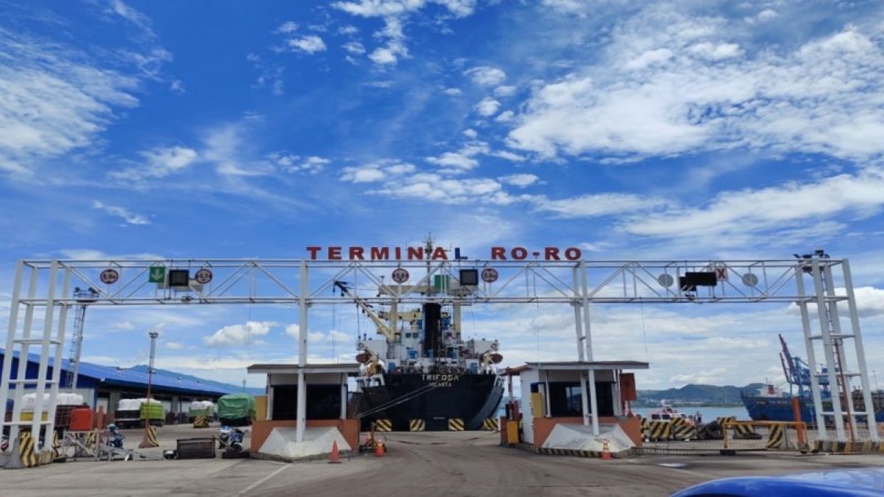 Ilustrasi- Petunjuk lokasi terminal kapal Roro di Dermaga C Pelabuhan Panjang. ANTARA/Ruth Intan Sozometa Kanafi.