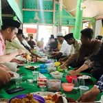 Ilustrasi/ Suasana berkunjung ke rumah keluarga saat Lebaran Idul Fitri. (ANTARA/Ilka Jensen)-1682402946