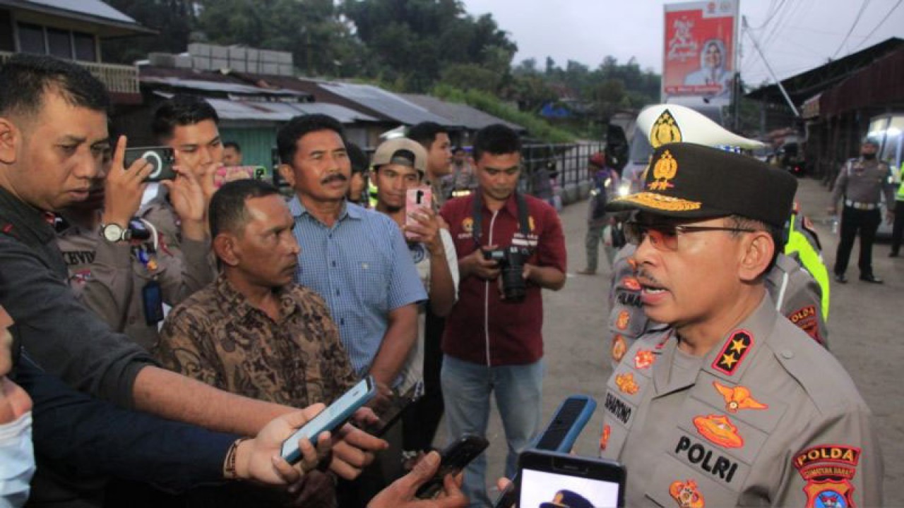 Kapolda Sumbar Irjen Pol Suharyono (ANTARA/HO Polda Sumbar)