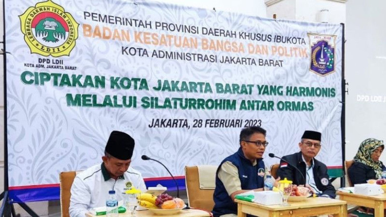 Kepala Kesbangpol Jakarta Barat, Matsani, saat melakukan kunjungan terhadap ormas di Jakarta Barat (28/2/2023). ANTARA/ HO-Kesbangpol Jakarta Barat