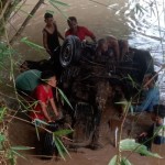 Jalan provinsi putus akibat banjir menerjang tiga desa di Bima-1680428349