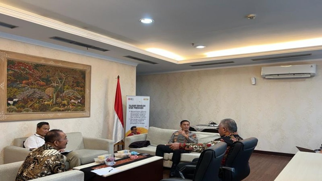 Kunjungan Kapolda Jambi Irjen Pol Rusdi Hartono ke Deputi 1 Kepala Staf Kepresidenan (ANTARA/HO-Polda)