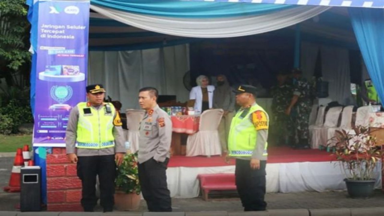 Kapolda Jambi Irjen Pol Rusdi Hartono mengecek persiapan para personel menghadapi arus balik lebaran 2023, Rabu (26/4/2023). ANTARA/HO-Polda Jambi.