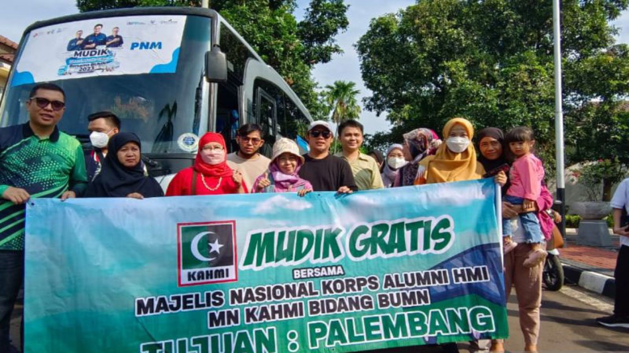 Acara pelepasan pemudik gratis dari Bidang BUMN Majelis Nasional (MN) KAHMI di Jakarta, Selasa (18/4/2023). ANTARA/HO-Humas KAHMI