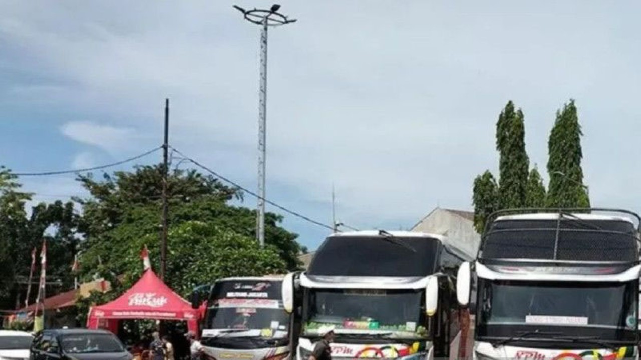 Suasana di Terminal Kalideres Jakarta Barat. ANTARA / Walda