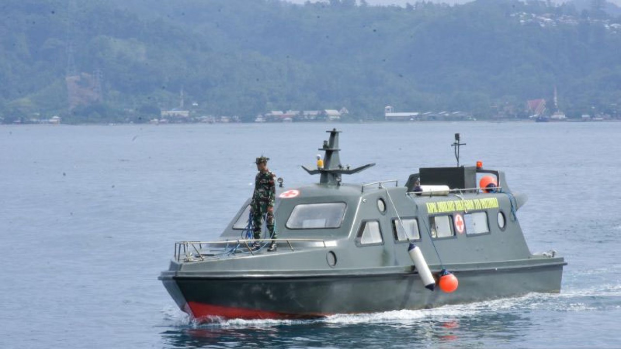 Kapal ambulans inovasi bekangdam XVI Pattimura (Antara/HO-Pers pendam)