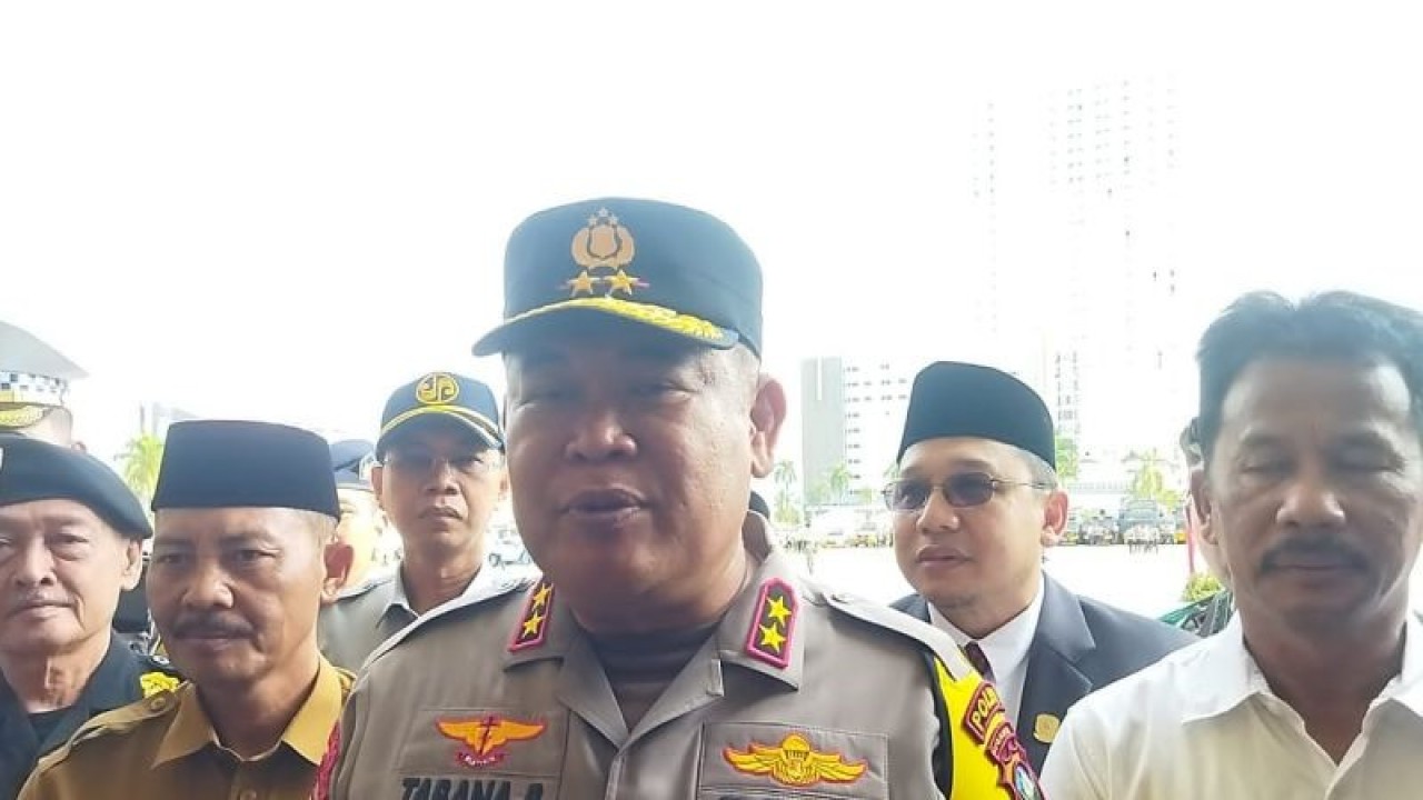 Kapolda Kepri Irjen Polisi Tabana Bangun usai memimpin apel gelar pasukan arus mudik Lebaran 2023, Senin (17/4/2023). ANTARA/Yude