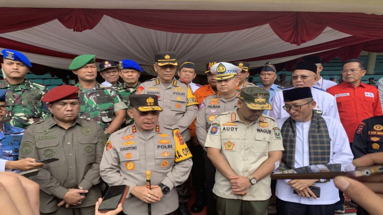 Kapolda Sumbar Irjen Pol Suharyono (ANTARA/ Mario Sofia Nasution)