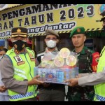 Kapolres Siantar serahkan bingkisan kepada personel Pos Pam Lebaran-1682045440