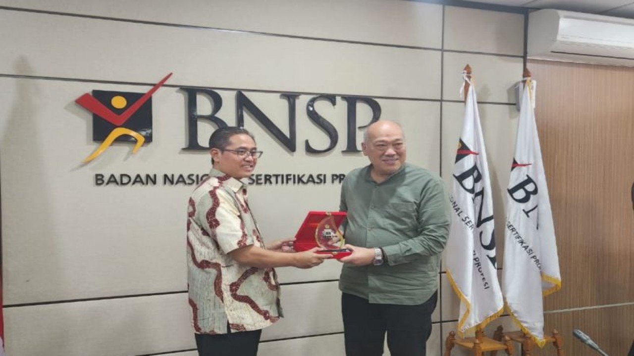 Kepala Pusat Pendidikan dan Pelatihan Teknis Pendidikan dan Keagamaan Kemenag, Mastuki, saat beraudiensi ke Badan Nasional Sertifikasi Profesi (BNSP). (FOTO ANTARA/HO-Kemenag)