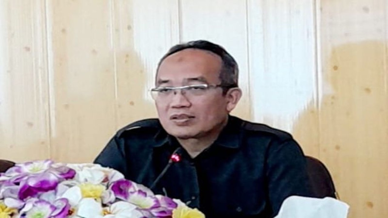Kepala BPS Provinsi Maluku Asep Riyadi. ANTARA/John Soplanit