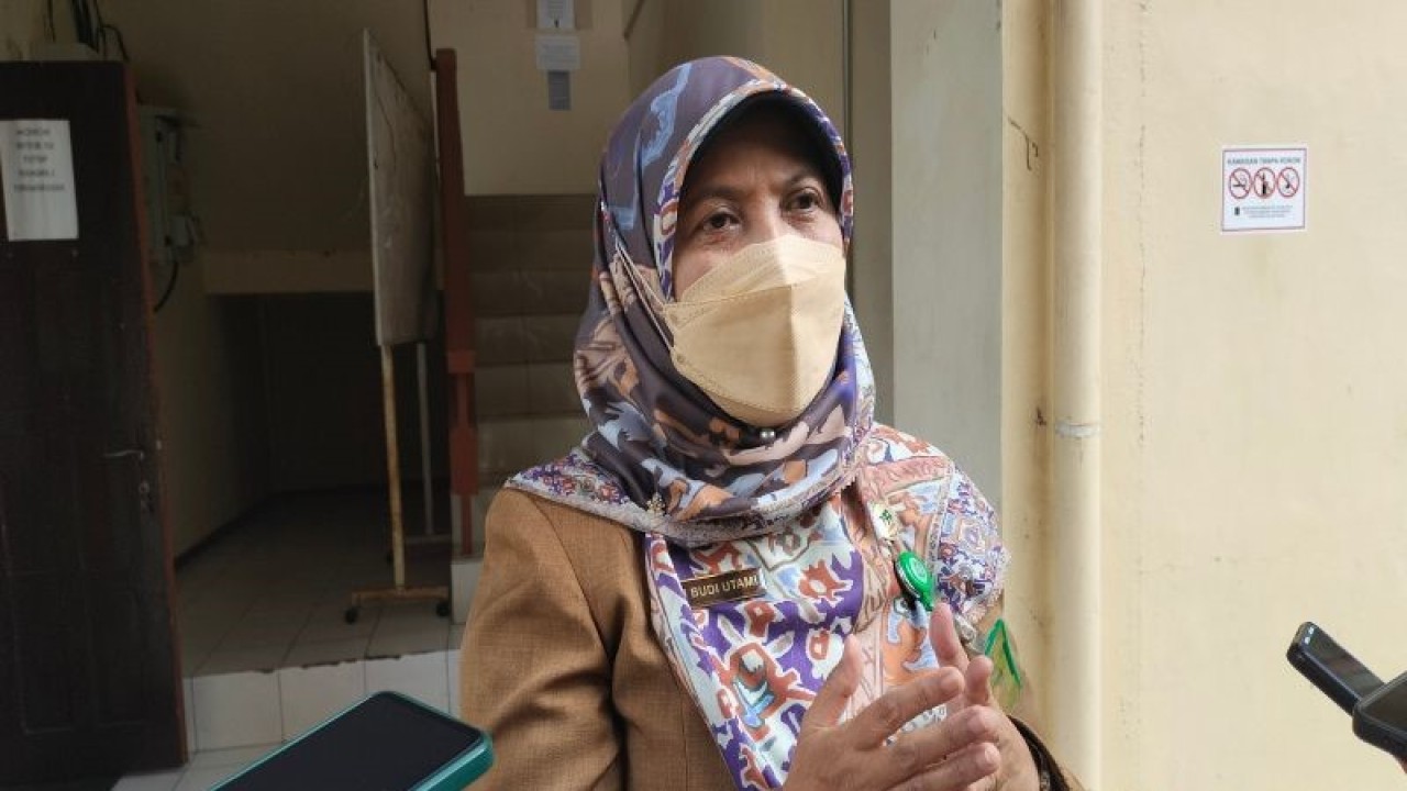 Kepala Dinas Kesehatan Kabupaten Kulon Progo Sri Budi Utami. (ANTARA/Sutarmi)