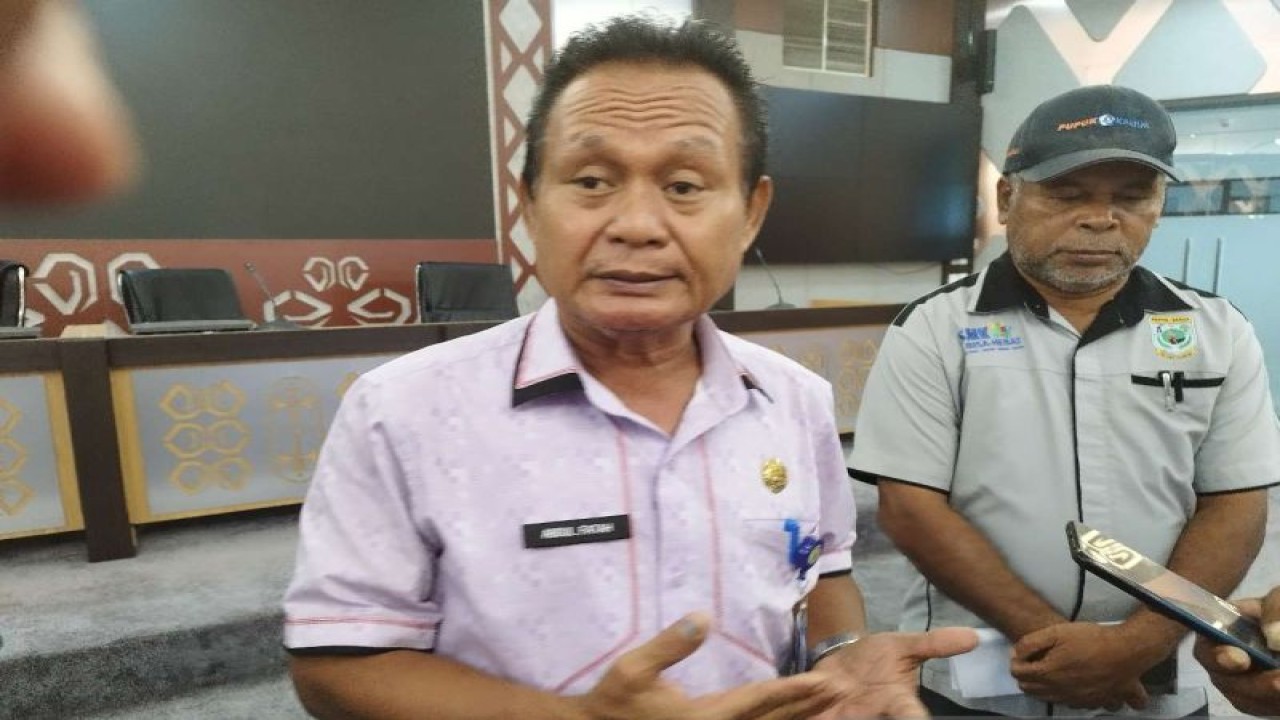 Kepala Dinas Pendidikan Provinsi Papua Barat Abdul Fatah. (ANTARA/Tri Adi Santoso)