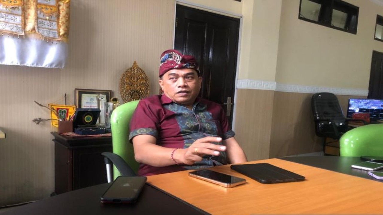 Kepala Dinkes Bali I Nyoman Gede Anom saat diwawancara di Denpasar. ANTARA/Ni Putu Putri Muliantari