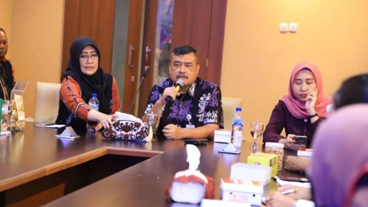 Kepala Disperindagkop UKM, Suli Rosadi. ANTARA/dokumen