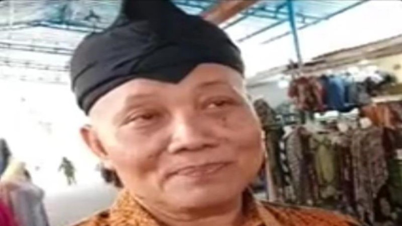 Ketua Paguyuban Pedagang Pasar Grosir Batik Pekalongan Rozakon . (ANTARA/Kutnadi)
