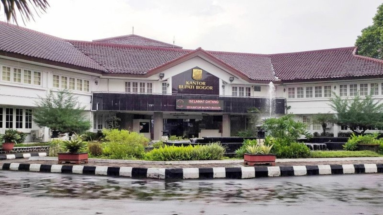 Kompleks perkantoran pemerintah daerah di Cibinong, Kabupaten Bogor, Jawa Barat. ANTARA/M. Fikri Setiawan